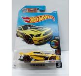 Hot Wheels 13 Ford Mustang GT Hot Wheels 13 Ford Mustang GT