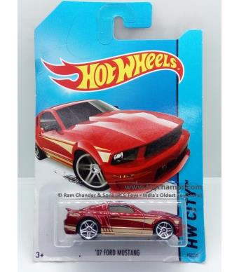 Hot Wheels 07 Ford Mustang